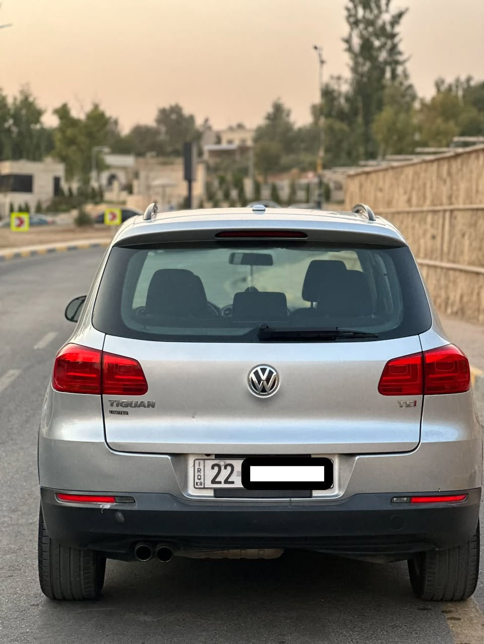 السلام عليكم
كلين لمتد !!! وسعرها بلااش 🤩🤩

Volkswagen Tiguan 2017 كلين تايتل

فلوكس واكن تيكوان
حجم المحرك:2000 توربو Tsi
ماشيه:  125 الف
رقم اربيل الجديد
المواصفات :- 
بصمةابواب
دخول ذكي 
هاند بريك كهرباء
تحكم ستيرن كامل
شاشه 
اوتو هولد 
كاميرا خلفيه دواره 
هيترات بلمري
ثلاجه بلجكمجه 
حساس مطر
جام يصعد و ينزل بالسويج
تبريد قطعتين
8 ايرباك
مثبت سرعه 

الضرر :- 
السياره نظيفه جدا بمعنى الكلمه وبلاديه بلكامل على وضع الشركه ما بيها اي نقص بيها شوية بارد باب النفر 

مكان السياره موصل
لمعرفه السعر الاتصال على الرقم 
***********
