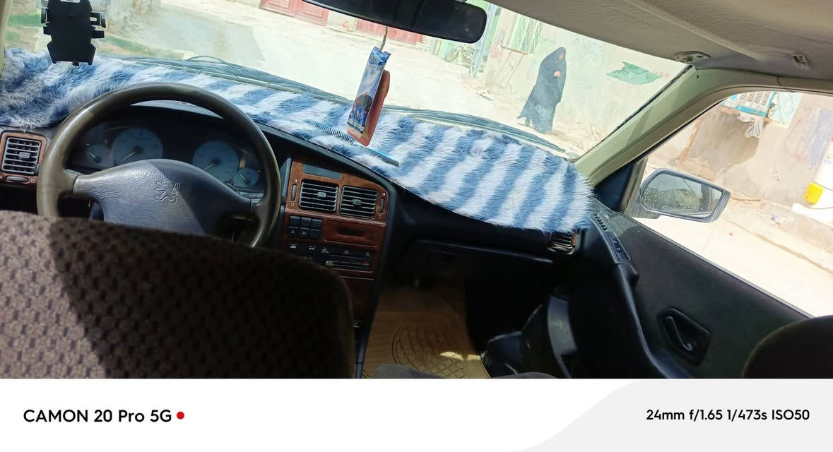 السلام عليكم سياره بيجو بارص موديل 15سياره كير مكينه تبريد كهربايات تايرات كله كفاله سياره بيه جامله واحد لوره بدون دواخل سنويته ال 31مصفره ماعليه الف دينار سعره 35مكان سياره نجف رقم الهاتف ***********

