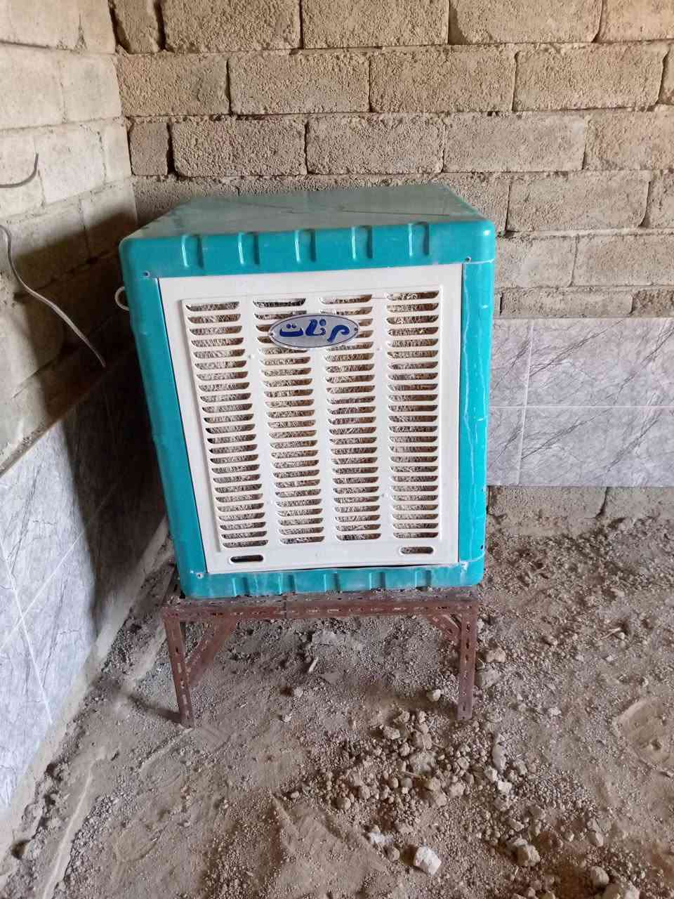 ***********
