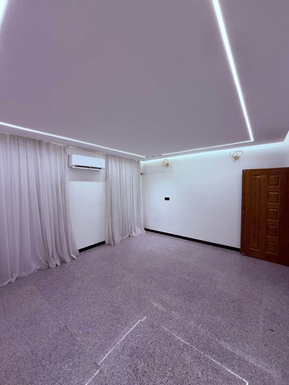 🏡✨ للإيجار | بيت مؤثث بالكامل في السيدية ✨🏡

إذا تبحث عن بيت مرتب، مؤثث وجاهز للسكن بموقع مميز، هذه فرصة مناسبة لك 👌

📍 السيدية – موقع مميز
📐 المساحة: 80 متر
🛏️ غرفتا نوم
🛋️ صالة مرتبة
🍳 مطبخ
🚿 خدمات
🛋️ الأثاث الموجود في الصور مشمول
🛣️ يقع على شارع بعرض 20 متر

✨ بيت جاهز للسكن دون عناء التأثيث
✨ موقع جيد وشارع واسع
✨ مناسب للعوائل الباحثة عن الراحة والاستقرار

📞 للاستفسار والتفاصيل:
مكتب المصطفى للاستثمار والتطوير العقاري
📱 ***********

🔥 الفرص المميزة لا تنتظر طويلاً… اتصل الآن واحجز موعدك للمعاينة.

#السيدية #بيت_للإيجار #بيت_مؤثث #بيوت_للإيجار #عقارات_بغداد #عقارات_السيدية #إيجارات_بغداد #بيت_80م #عقار_للإيجار #مكتب_المصطفى #المصطفى_للاستثمار_والتطوير_العقاري #عروض_عقارية #عقارات
