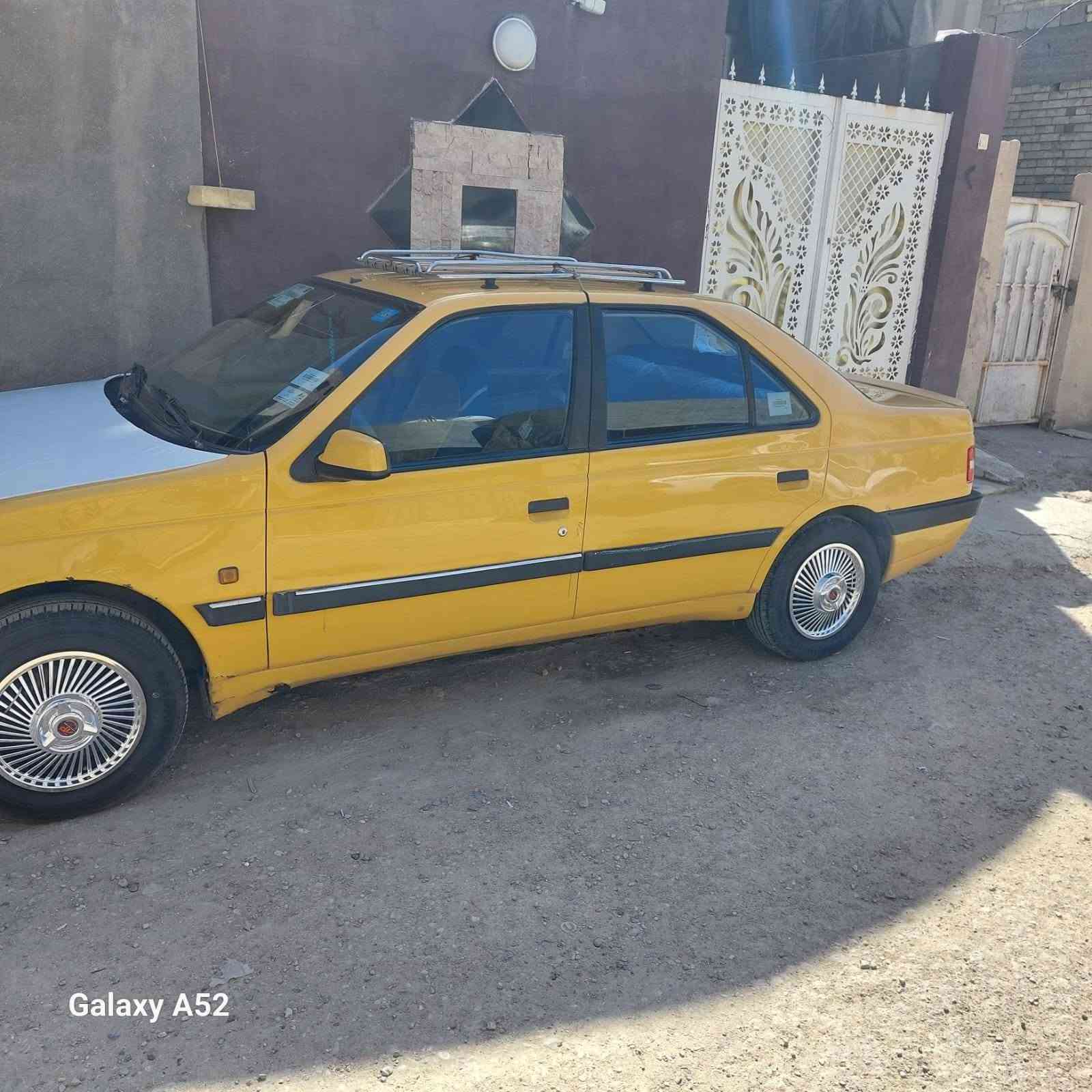 بيجو لميس 2015 رقم انكليزي  بسمي مصفرة هيئة وغرامات تحويل مباشر  السيارة جاهزة وجديدة كبل للشارع ربع ماتصرف عليها منظومة زينون شاشة اندرويد حديثة غرفتها جديدة تبريد ثلج  كير ومحرك جدد السيارة مكفولة من الضربة والصبغ بس خياس كد اربع اصابع بالدوسة مال باب السايق مامسويها  امبينه بالصورة السعر 35 عنواني بغداد الزعفرانية 
***********
