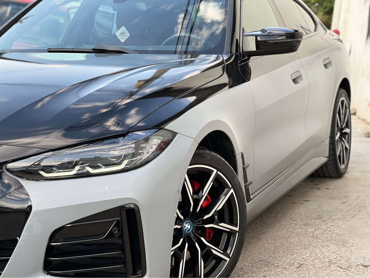 BMW i4 e drive 35 2024 M

🚘 BMW i4 eDrive35 2024 | بۆ فرۆشتن

⚡ مواسەفات:
• BMW i4 eDrive35
• ساڵی 2024
• تەواو کارەبایی ⚡
• موتورێکی کارەبایی
• هێز: نزیکەی 282 HP
• گێڕ: ئۆتۆماتیک
• Drive: Rear-Wheel Drive (RWD)
• باتری: 81.5 kWh usable
• مەودای شارژ: تا نزیکەی 430 km بە پێی شێوازی لێخوڕین و کەشوهەوا
• شارژی AC و DC
• پشتگیری DC Fast Charging
• شاشەی سەرەکی 14.9”
• شاشەی درایڤەر 12.3”
• BMW iDrive
• Apple CarPlay / Android Auto
• Bluetooth
• کامێرای پشتەوە
• Parking Sensors
• Electric Parking Brake
• Auto Hold
• Driving Modes: Comfort / Sport / Eco Pro
• فرمانی Multifunction
• سەندەلی پێشەوەی کارەبایی
• سیستەمی Climate Control
• Sunroof
• سیستەمی پاراستنی BMW و Safety Systems

🛠️ دۆخی سەیارە:
تەنها دعامی پێشەوە بۆ یاغە زیانی هەیە.
ئێرباگ سوکە و شان تەقیوە، سیستەمەکەش هەیە.

🔢 VIN: WBY43AW06RFS25571

💰 نرخ: 350$

📞 پەیوەندی:
***********
***********

⸻

🇮🇶 BMW i4 eDrive35 2024 – للبيع

⚡ المواصفات:
• BMW i4 eDrive35
• موديل 2024
• كهربائية بالكامل ⚡
• محرك كهربائي
• القوة: حوالي 282 حصان
• ناقل حركة أوتوماتيك
• دفع خلفي RWD
• بطارية 81.5 kWh usable
• مدى الشحن يصل إلى حوالي 430 كم حسب القيادة والطقس
• شحن AC و DC
• دعم الشحن السريع DC
• شاشة وسطية 14.9 إنش
• شاشة سائق 12.3 إنش
• نظام BMW iDrive
• Apple CarPlay / Android Auto
• Bluetooth
• كاميرا خلفية
• حساسات اصطفاف
• فرامل يد كهربائية
• Auto Hold
• أوضاع قيادة Comfort / Sport / Eco Pro
• مقاعد أمامية كهربائية
• Climate Control
• فتحة سقف
• أنظمة أمان ومساعدة من BMW

🛠️ حالة السيارة:
الضرر في الدعامة الأمامية فقط للصبغ، مع ضرر بالإيرباغ والجانب حسب الحالة المذكورة.

🔢 رقم الشاصي VIN: WBY43AW06RFS25571

💰 السعر: 350$

📞 للاتصال:
***********
*********** أربيل, العراق
