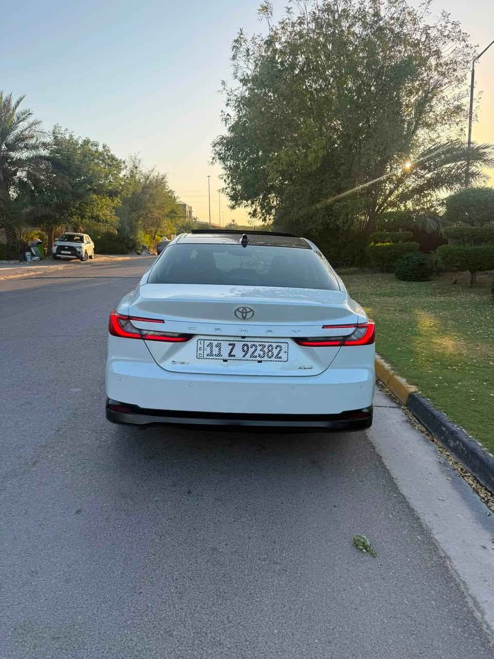 السلام عليكم 

كامري هايبرد 

وارد امريكي

‏xle 2025 
‏1/1 فول الفول
مكينة 2500
ماشيه 16 الف 
بانوراما سقف كامرات عدد 4 محيطية هيد دسبلاي عالجامة الامامية

سستم صوت 9 سماعات ودمام خلفي JBL
كشنات امامية تبريد + تدفئة 
حساسات اماميه وخلفية وحساس تايرات
كشافات اماميه 

 رادار امامي 
نقط عمياء جانبية رادارات خلفيه
لايتات امامي وخلفي لد مري كهرباء

دخول ذكي بدون بصمة 
بصمة تشغيل وصندوك 
تشغيل بصمة وتشغيل عن بعد ابواب بصمة
ترحيب من تقترب للسياره 

قيادة اليه كروز مثبت سرعة
لايت امامي اوتو  3 انظمة قيادة ايكو نورمال سبورت سايد بريك بصمة 

شاشة كبيرة  تبريد بيانو 
قطعتين تبريد  كشنات اماميه كهرباء 
لدات بالدشبول والبوب 

شاشة لمس مع عرض الاعطال
اوتو هولد نظام استشعار البريك التلقائي
‏CarPlay /بلوتوث/ اواكس

وباقي المواصفات المعروفة

حادث تعديل بارد بلبنيد 

مواصفات السيارة فول الفول اعلى فئه
السعر 265$
مكان السيارة بغداد حي الجامعه 
تلفون  ***********
