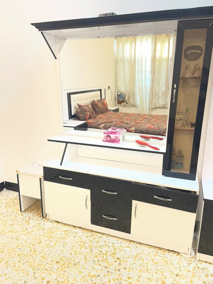 ‏غرفة نوم مستعملة مو تركي إيطالي 
‏نظيفة السعر خاص 
￼ ‏رقم الهاتف ***********
‏الموقع الموصل حي فلسطين 95 ￼
