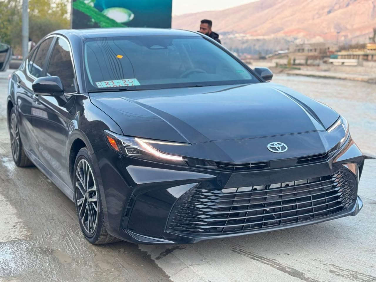 TOYOTA CAMRY 2025 XLE HEV 
فول مواسەفات تەنها پانۆراما نییە ( شاشە گەورە - کوشن جڵد و هیتەر - سوکان هیتەر - دەبڵ گێچ ئەلکترۆنی - دەشبولو بەرگەدەرگای بیلاد لید - لایت عەدەسە و زینۆن بیلادی - وایەرلێس چارج بیلاد - ڕاداری پێش و دوا خەتی جادە ) زۆر مواسەفەتی تر  -  کتابی جامڕەشی لەگەڵایە سەیارەکا هەتا بڵێی ماڵی دۆستە دینارێک مەسرەفی تیانییە کامل جوانکاری بۆکراوە 
لە هیچی کەم نییە 
تەنها بۆنیتی بۆیاخە بێناوگرتن چاڵو شوختو وردەی نییە  ئێرباگ سیستەمە 
نرخی ٢٢٨$ 
 
*********** 
*********** السليمانية, العراق
