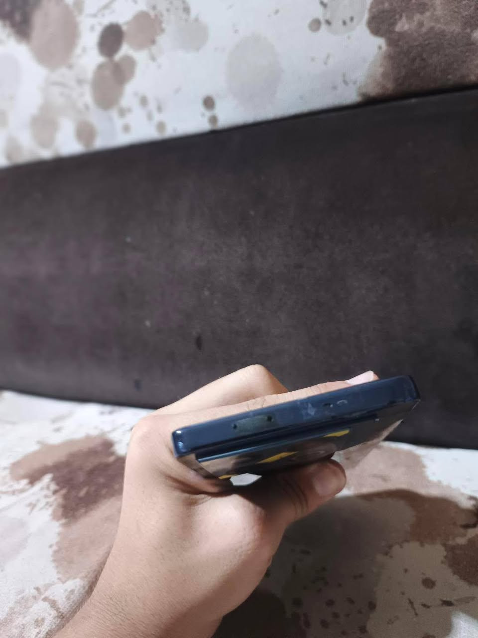 انفنيكس جيتي 20برو موبايل نضيف فرد مره بي طخه صغيره بل ضهر مامئاثره على اي شي ذاكره256الرام24بوبجي120فريم حقيقي السماعه الداخليه بيها خلل يعني اذا تفتح مكرفون يشتغل الخارجيه السعر280اوبي مجال التواصل خاص اوعل رقم ***********
***********
مكاني موصل
