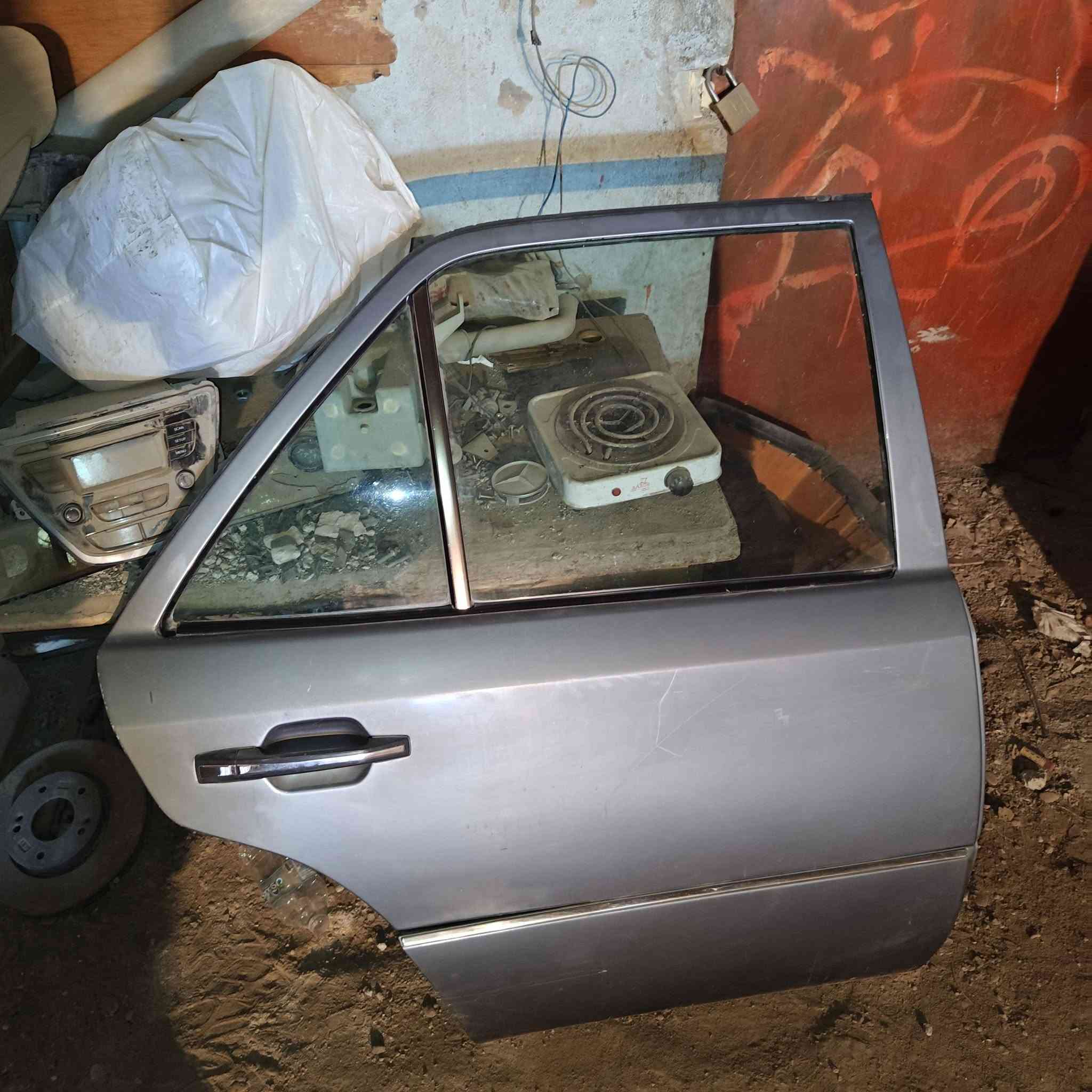 بيبنان مارسدس دب 4+جنطه
سعرهن 500نضافه فول
ناصريه حي الصناعي 
***********
