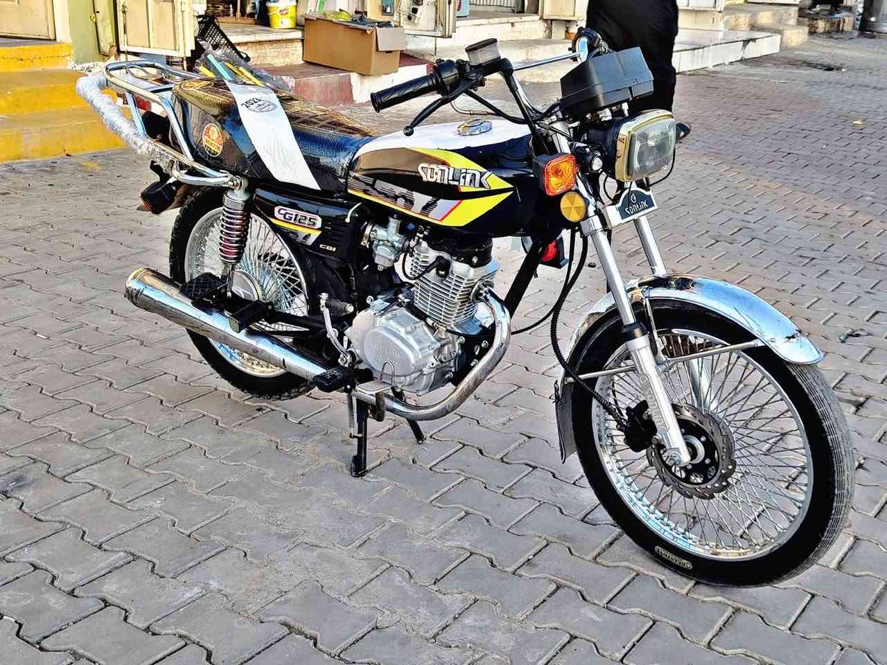 س ع ماطور اربعه كير سونيك الأصلي باب اول نضيف كلش محرك كير كهربائيات دشبول كامل شغال مابي اي نقص جاهزه الدرجه موديل 23 الشراي يجي خاص رقم موبايل *********** المو شراي لا يكسر بل سعر الدراجه كله وضع بلاد السعر 500 بي مجال
