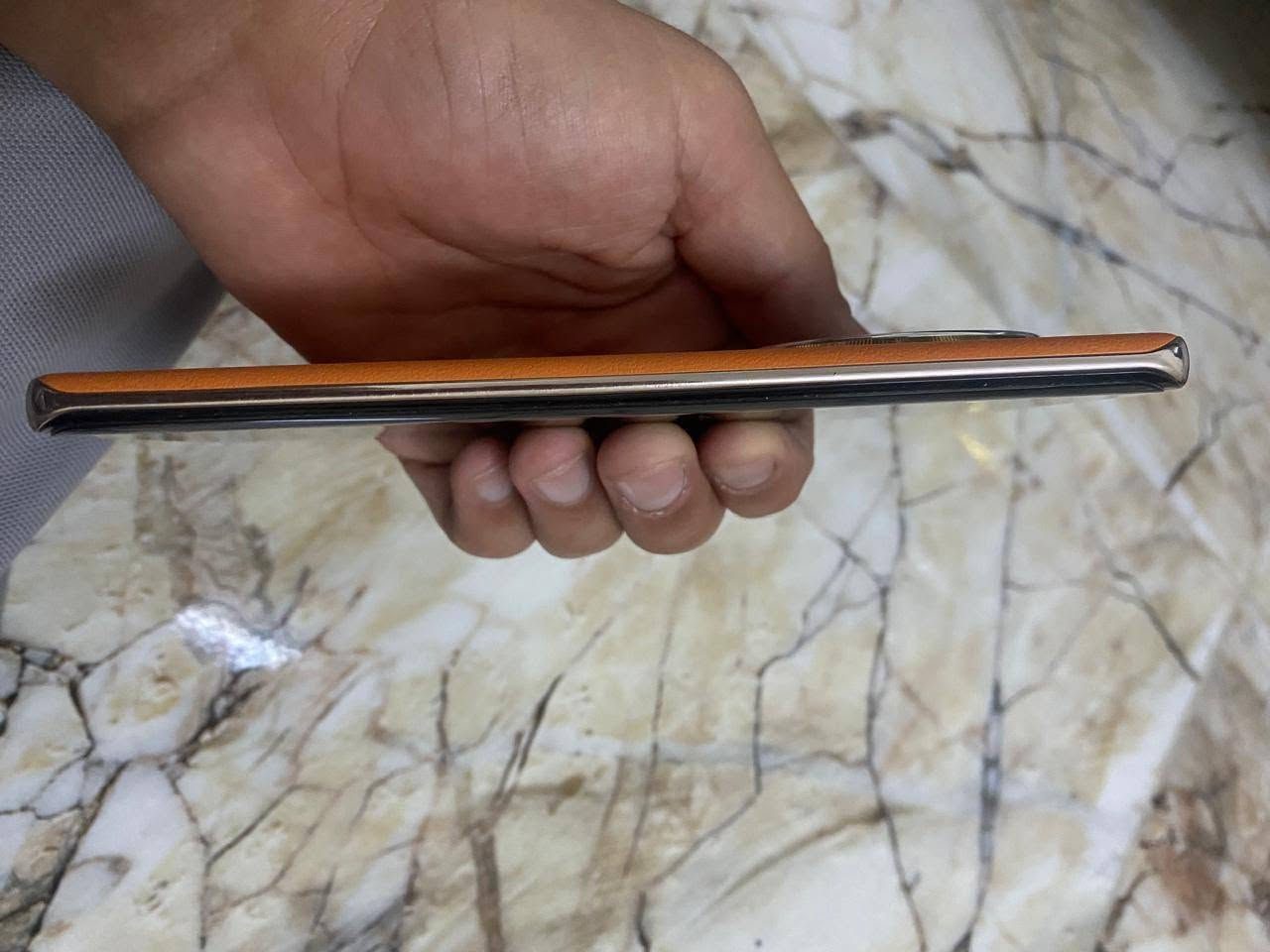 هونر X9c جهاز نضيف فول وكل غراضه موجوده الشاحنه والكارتون جهاز انضف من الصور بل شرط 256 كيكا رام 12
كامرة 4K السعر 380 وبي مجال هاذا رقمي ***********
