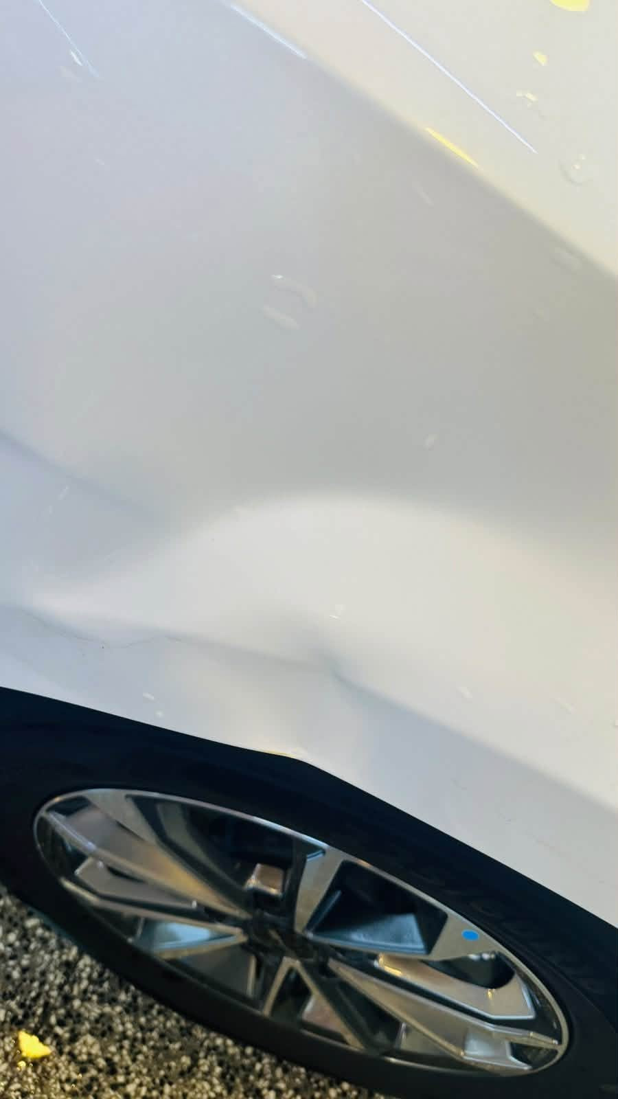 BYD دستروير للبيع ب19200
بيهة طخة بسيطة جداً بالجاملغات الجهة اليمنة

وشبر بالبنيد 

ماشية 40 

***********

مكانهة بغداد الكرخ

نص مكتوب في الصور:
- 12:41 م