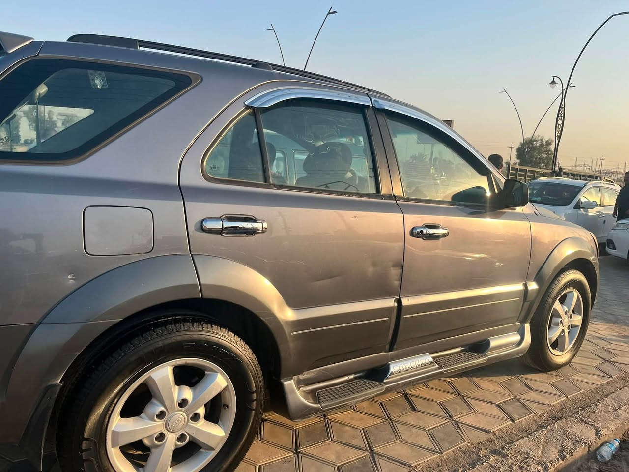السلام عليكم للبيع او المراوس سورنتو 2009 خليجي فوللل موصفات عده البصمه فتحه سقف كشنات كهرباء سبعه راكب تصنيف EXمحرك 6 سلندر 3800  السيارة دفع رباعي المقاعد جلد ناقل الحركة اوتماتيك 8نمرالسيارة جاهزة كير مكينه صدر كله مكان السيارة ديالى بعقوبة حي المصطفى للاستفسار رقمي *********** بيع او مراوس مع اقل سعرالسيارة 85ورقه وبيها مجال قليل بيع او مراوس نزلت السعر للحاجه الماسه
