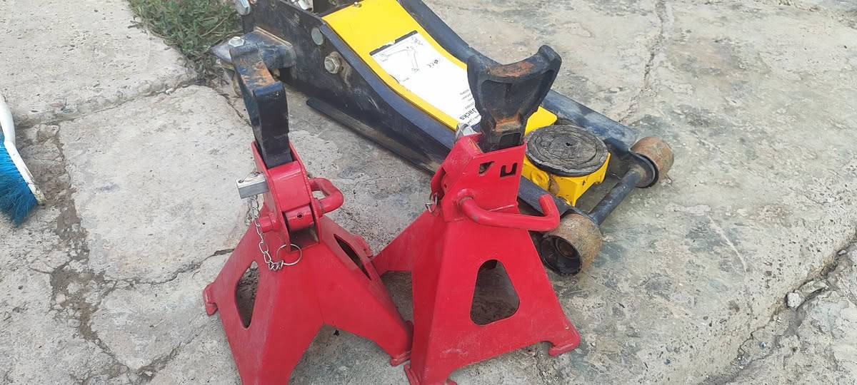 بنشر كامل • كمبريسر 250 • جك 3طن