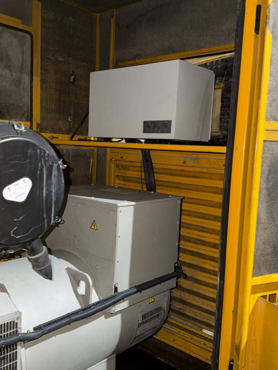 السلام عليكم للبيع perkins 2200
كاتم مامفتوحه مشتغله قليل اخو الصفر
411 ساعه عمل 400 kVA
للاستفسار الاتصال على الرقم ***********
***********
العنوان الموصل
