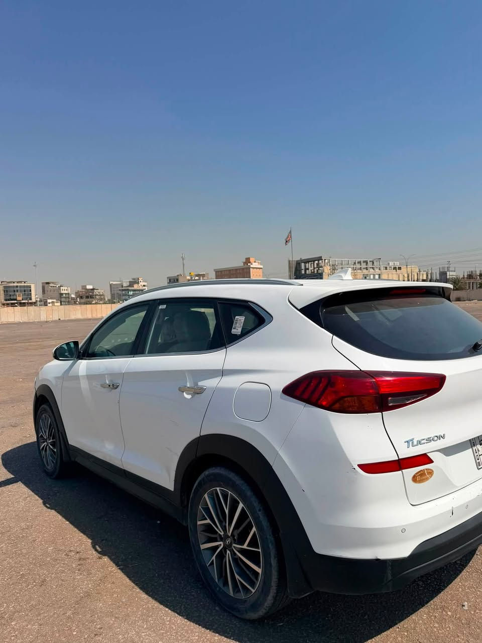 توكسان خليجي ١٩ سياره جاهز بيه ربع البنيد وبيه جاملغ بدون دواخل مبدل وكاله سياره جاهزه سياره ماشيه ١٦٥ سياره سعره ١٦٠ بيه مجال  ***********
