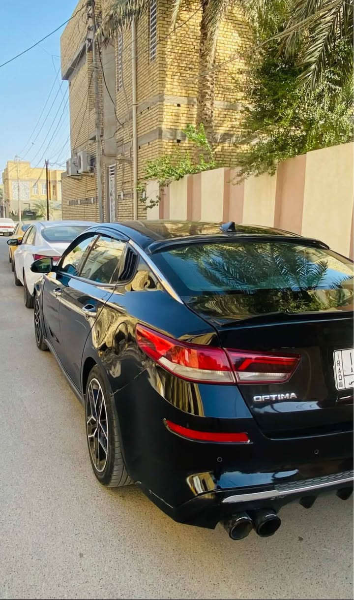 كيا اوبتما موديل 2020 امريكي 
فول مواصفات 1/1
رقم ذي قار 
معوقين و حاليا حره مداور مباشر 
حادث قبق جنطه و جاملغ خلفي و الباقي كفاله 
ماشيه 135 الف 
محرك 2400 
السعر 128 قابل للتفاوض
مكان السياره الناصريه الشموخ 
للاستفسار او تواصل ع واتساب 
اتصل (***********) ناصرية, ذي قار

نص مكتوب في الصور:
- Sales History 1 قَص Similar archival offers You are watching archived offer. Auction ended on Tuesday, May 11, 2021. Tuesday, May 11, 2021 10 Photos Bidding Vehicle information