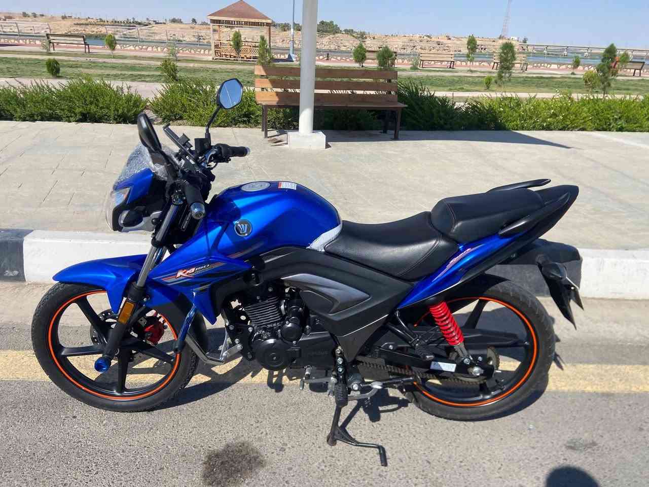 السلام عليكم 
هوجي ka للبيع موديل 2023 
نشد 2025 ماشي 10 الف الماطور مكمرك 
اوراق موجودة بصمات ثنين سويجات ثنين 
زينون بلادي وكلشي شغال مكفول كفالة عامة 
السعر مليونين و400 /2 مليون و400
المكان راوة 
الرقم ***********
