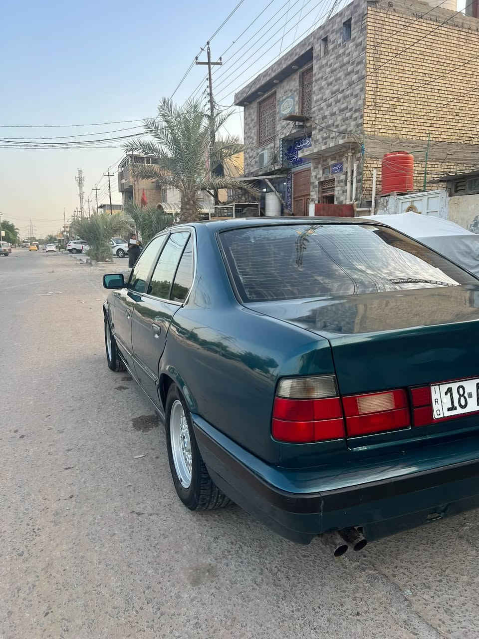 سلام عليكم شباب BMW 525iبجم عريض وارد ياباني موديل ١٩٩٢ كير محرك حدادية وضربة وكهربائيات كلها جدد ومكفولات تخم تايرات جديد وتبريد ثلج رقم انكليزي بابل والسنوية نافذة لل٢٠٣١ رقم صاحب السيارة *********** سعر السيارة 57وبيها مجال
