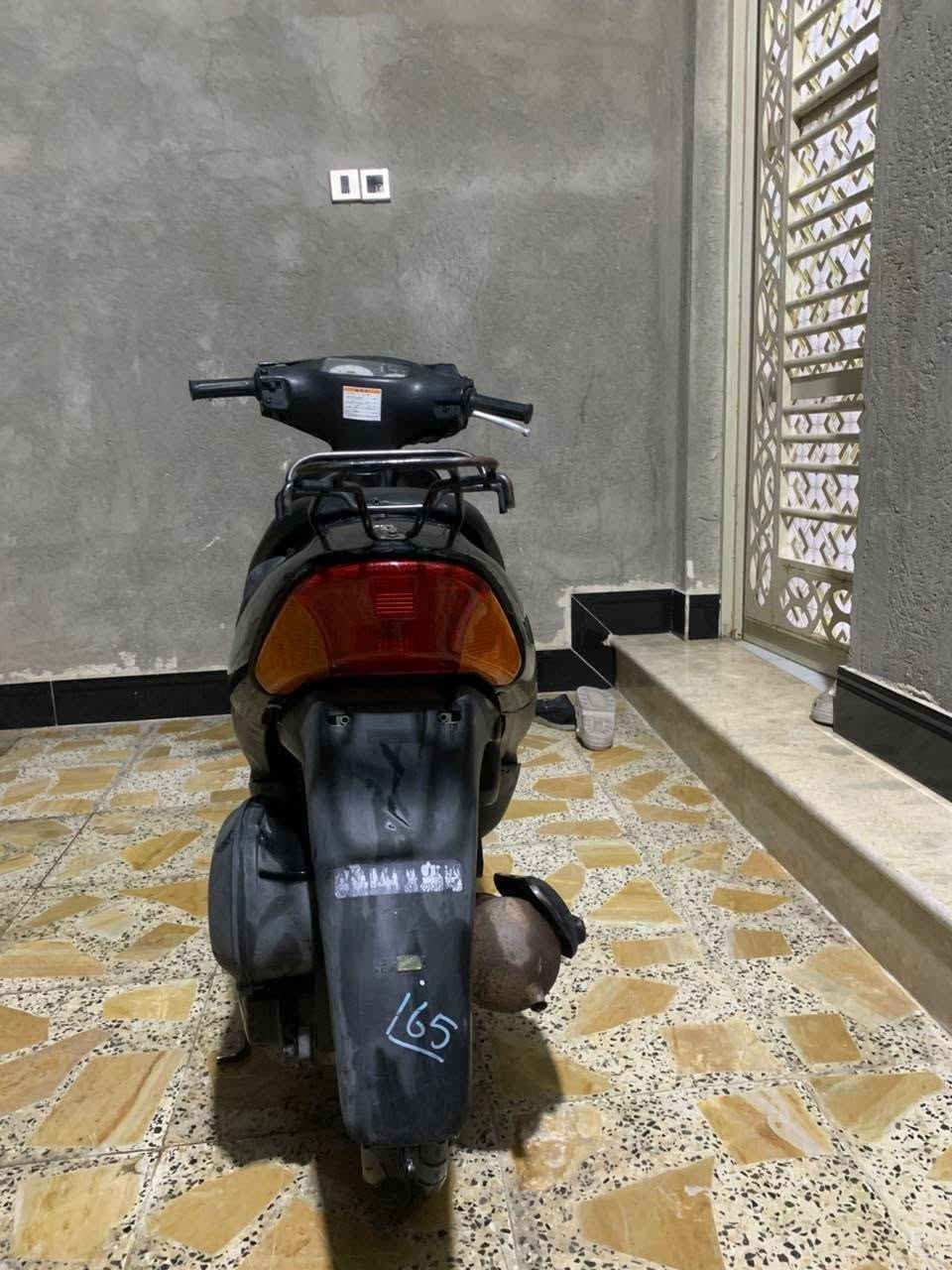 دراجه ساسوكي للبيع الدراجه وكيل ما مفتوحه مكينه ناعمه سلف باتري تايرات هورن كهربائيات كلها شغاله مكان الدراجه ميسان حي الحسن العسكري رقم الهاتف ***********
