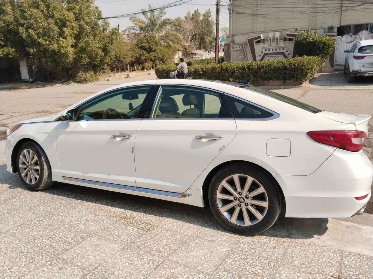 🚘 للبيع | هيونداي سوناتا Limited 2016

📍 الموقع: بغداد – حي الرئاسة / الأمين الثانية قرب جامع النقيب

⭐ فول مواصفات 1/1

🎨 لون أبيض – رقم بغداد باسمي
⚙️ محرك GDI
📊 الممشى: 74 ألف ميل
🔑 بصمة تشغيل + بصمة أبواب
💡 ترحيب إنارة عند الباب
↔️ إشارات بالمرايا
🌙 فتحة سقف / سلايد
🛋️ داخل جلد بيجي
📷 كامرة خلفية دوارة
🔥 كراسي تدفئة
🚪 فتح الصندوق الخلفي عند الاقتراب
🏁 3 أنظمة قيادة
📺 شاشة كبيرة
🚗 مثبت سرعة
🎛️ فول تحكم ستيرن
📱 بلوتوث + حاكية
💨 دبل كزوز
💡 لايت LED أمامي وخلفي
🔆 زينون عالي وناصي
🔦 لايت أمامي عدسة ملون
🛡️ ABS
🔌 شاحن USB
🛞 ويل كب حجم 17
🧼 محرك نظيف جداً
❄️ تبريد ثلج
🛞 تايرات نظيفة
🔧 حدادية نظيفة جداً
🇺🇸 حادثها من أمريكا فقط الجنطة

📸 صور السونار موجودة ضمن صور المنشور

💬 لمعرفة السعر علق (تم) ويتم الرد عليك تلقائياً

📞 رقم صاحب السيارة: ***********

📌 الصفحة مخصصة للنشر والترويج للسيارات، والبيعة بين الطرفين.

#هيونداي #سوناتا #سوناتا2016 #HyundaiSonata #سوناتا_للبيع #سيارات_بغداد #سيارات_العراق #سيارات_للبيع
