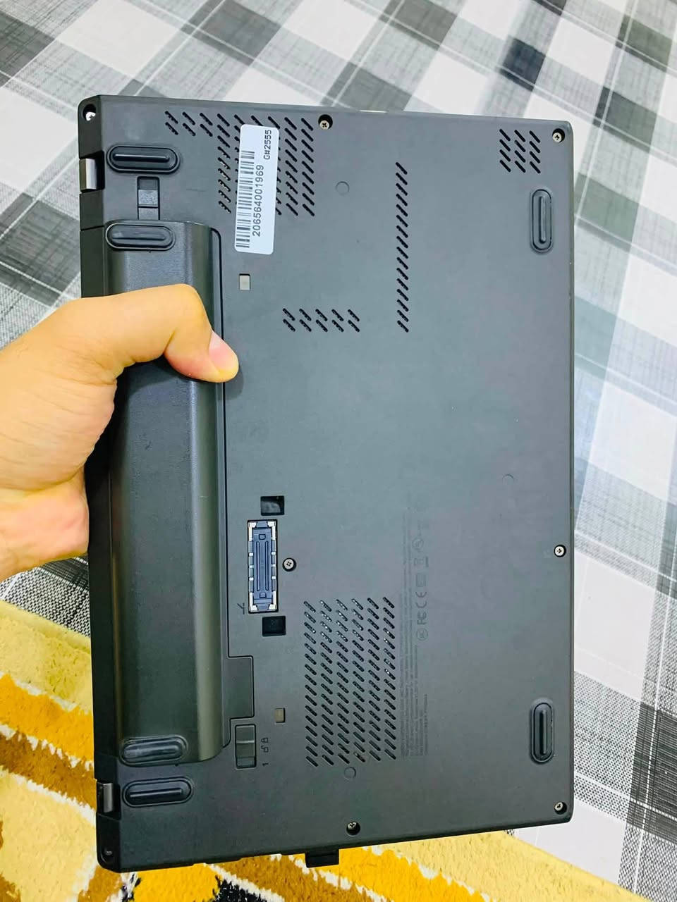 النوع: Lenovo
المعالج: Intel Core i5-5300U
الجيل: الخامس
السرعة: 2.30GHz (تصل إلى 2.90GHz)
الذاكرة العشوائية (RAM): 8GB DDR3
كرت الشاشة: Intel HD Graphics 5500
التخزين: SSD 256GB
نظام التشغيل: Windows 10 Pro (64-bit)
حجم الشاشة: 13 بوصة
جاهز للاستخدام، يشغل اقوى البرامج الهندسية،مناسب للدراسة، والأعمال المكتبية، والتصفح، والبرامج اليومية.

السعر 225 ألف
العنوان البصرة-قضاء المدينة
رقمي: ***********
