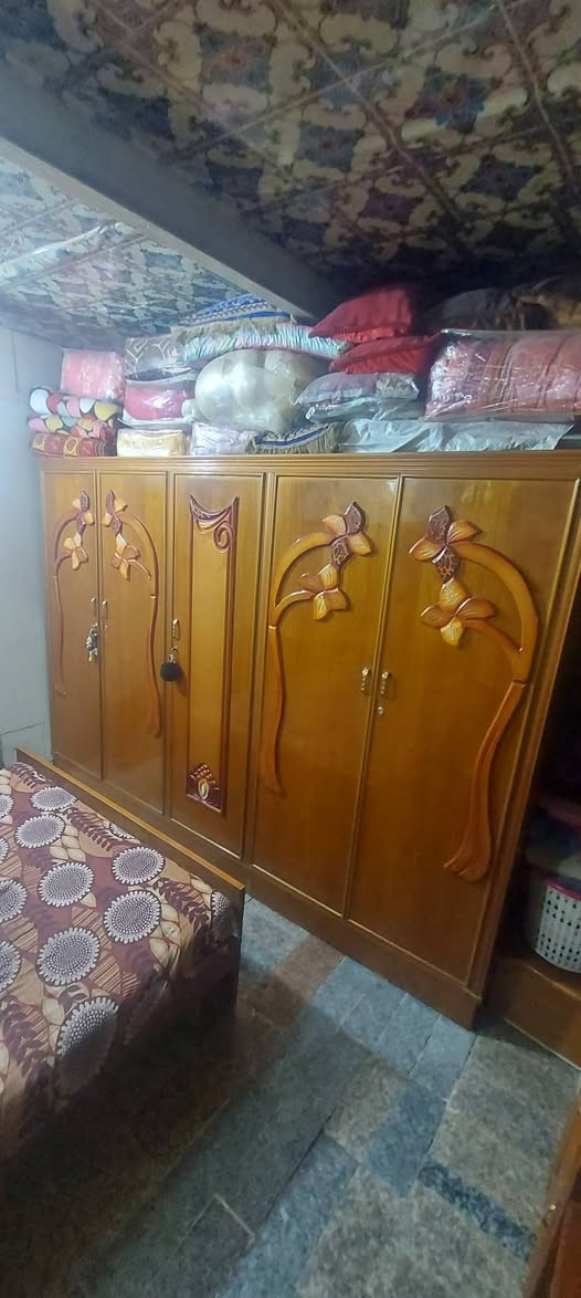 غرفة صاج مستعملة نضيفة للبيع نضافة ورزانة ***********
