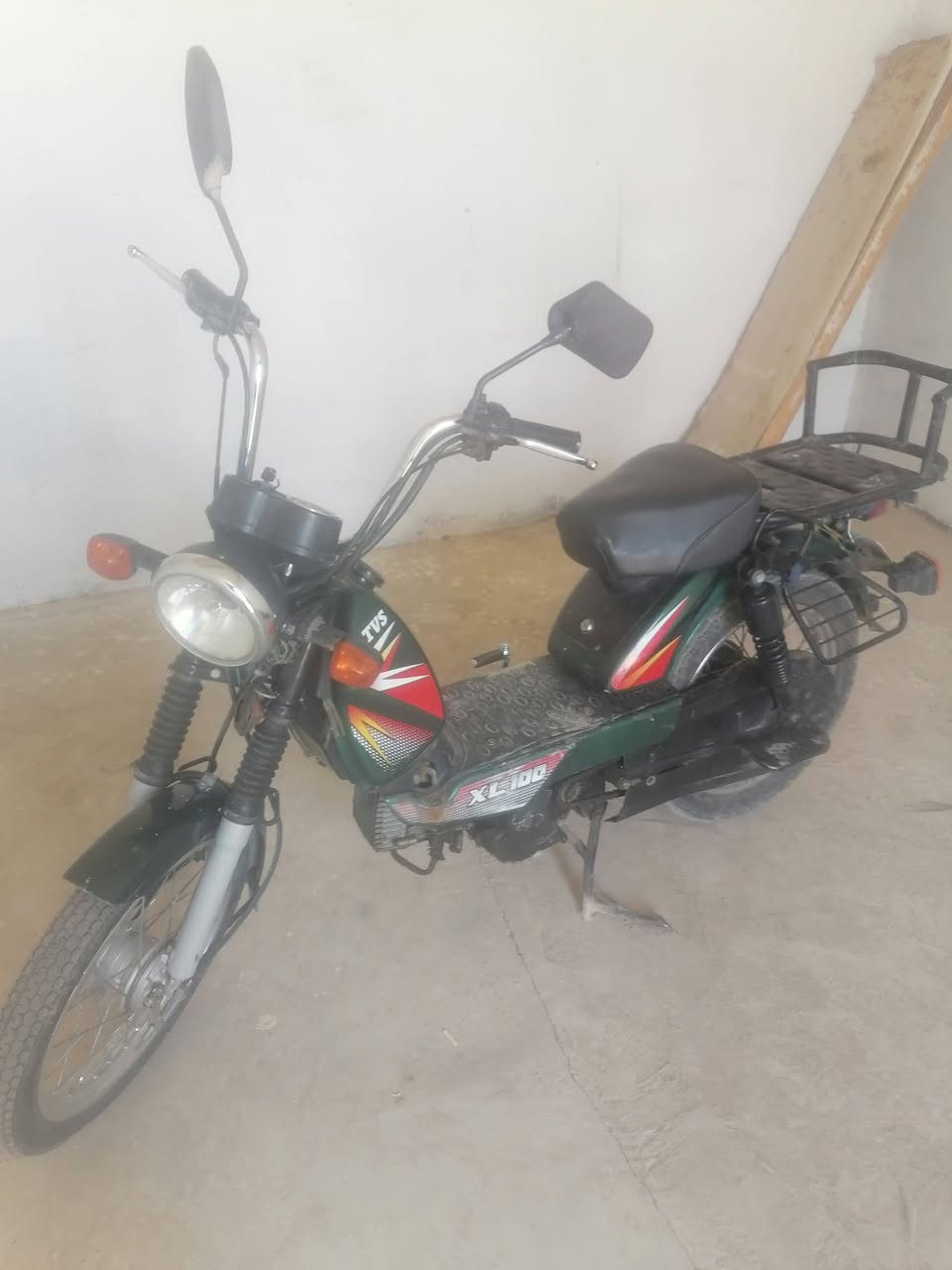 سلام عليكم دراجه هندي TVS   XL100 للبيع الاستفسار الاتصال ***********
