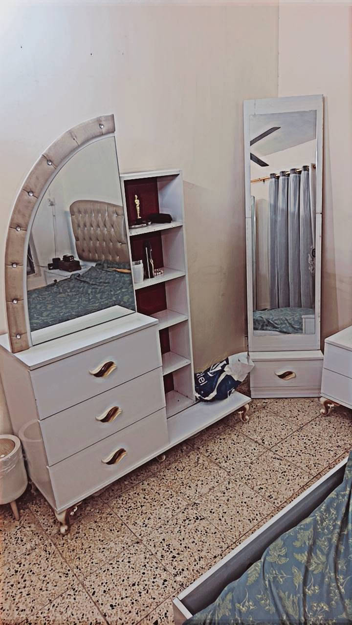 مكلف بل نشر غرفه نوم تركيه 7 قطع نضافه 95%100 
للببع السعر 450 وبيها مجال بسيط للستفسار فقط اتصال 
***********
