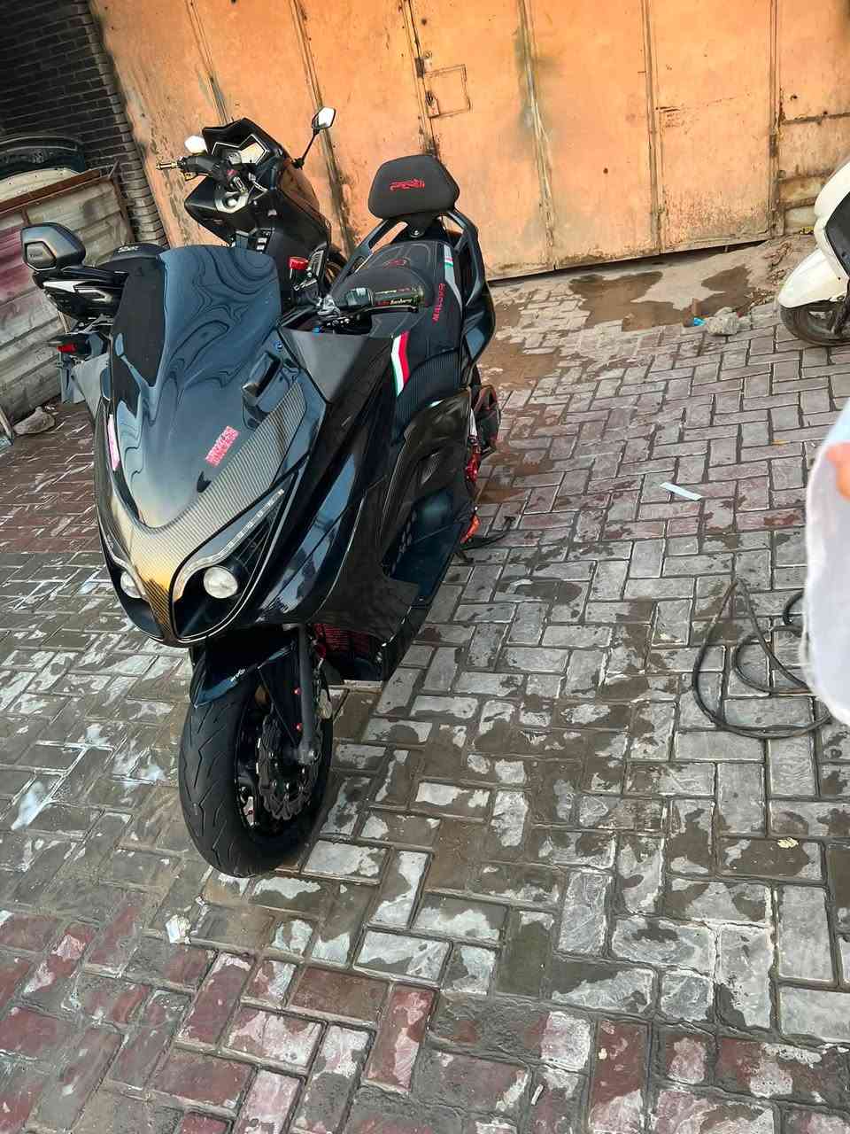 السلام عليكم
TMAX 2011 560 
دراجه كله مزوده عليهة مكينه 560 
بوركمندر بليني برمج ع عقل دراجه وكامل 🔥
سلندر مالوسي 
كام شفتات مالوسي 
شوته مالوسي 
كلج امامي جكوسته 
كلج خلفي بليني 
قايش بليني 
كلج دهن بليني 
عنابير برنبو 
فجوج برنبو 
فلنجات رياضي 
اكزوز و هدرز مايف 🔥
جاملغ BCD
ماصده BKR 
زوج تايرات جدد بيرلي ابو جدحه 
بعد بيهة هواي غراض نسيتهن😅
المكان بغداد الشعب الي بخاطره يتصل وعيوني اله ***********
سعر ع خاص $$
