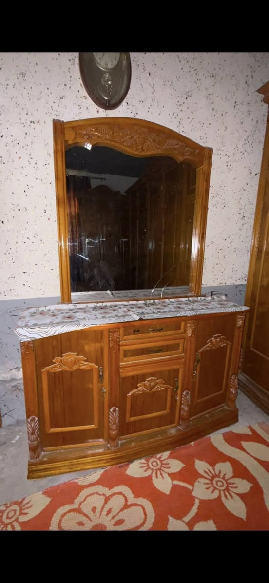 السلام عليكم غرفه اخشاب لبيع شغل نجار درجة أولى اتصل برقم *********** في كربلاء
