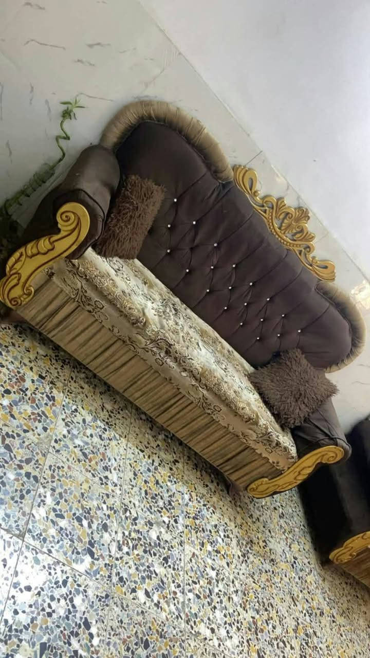 تخم 10مقاعد فقط كم يده تعبانه 140قفللل
طباخ شغال 100وبي مجال 
بغداد
