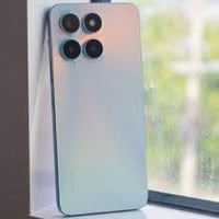 📱 HONOR X6a للبيع الشاشة: 6.56 إنچ، بتردد 90Hz. المعالج: MediaTek Heli...