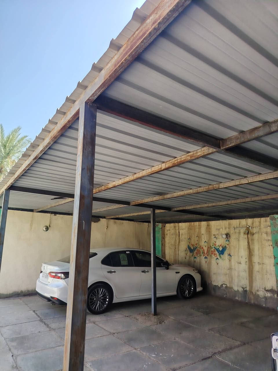 سلام عليكم سقيفه البيع 
جينكو وحديد شخاطه ابو 4
ودنك بوري مربع اب 4
حديد وجينكو والله جديد 
طول 11متر وعرض7متر
ستفسار تصال***********
مكن الانبار الخالديه
