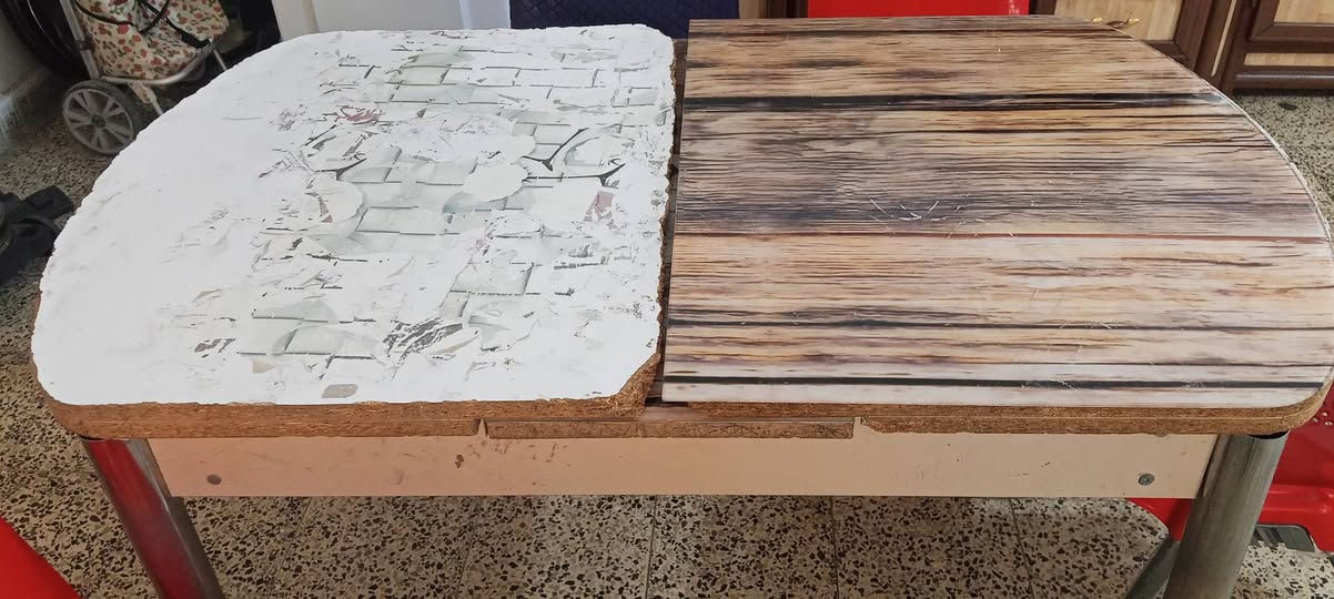 ميز للبيع سعرا 60الف  وبي مجال طولة 2 متر وبي تصغير للميز يصير متر ونص طوله مكان حي الجهاد بغداد الاتصال على هذا الرقم ***********
