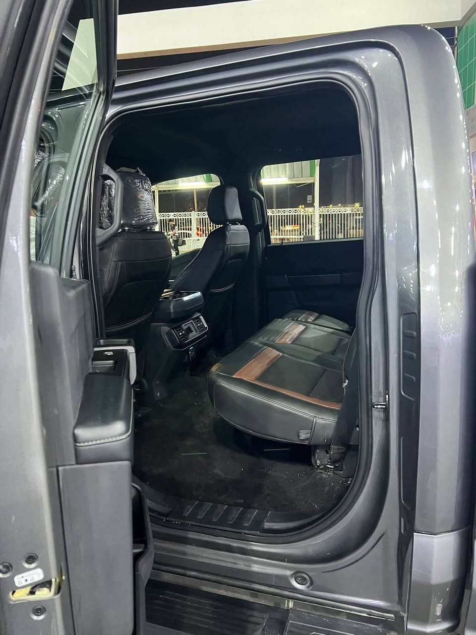 فورد f150 لون نفطي فئة (stx (flixble fuel كير تعليك
محرك 5000 تنفس طبيعي رقم اربيل بأسمي تحويل مباشر سنويه تنتهي 29 السيارة باب طويل وبدي قصير حساس خلفي كامره دواره بيهه رادار تحذير اصطدام امامي وخلفي دفع رباعي ومودات قياده رباعي ثقيل وخفيف وثلج ورمل وجر مقطوره والتبريد قطعتين كشنات جلد نقطة عمياء تخم تاير جبلي جديد سايد بريك كهربائي حادث السيارة بيبان ثنين عكس السايق
السعر 3 شدات
العنوان بصره ابو الخصيب نهرخوز
***********
