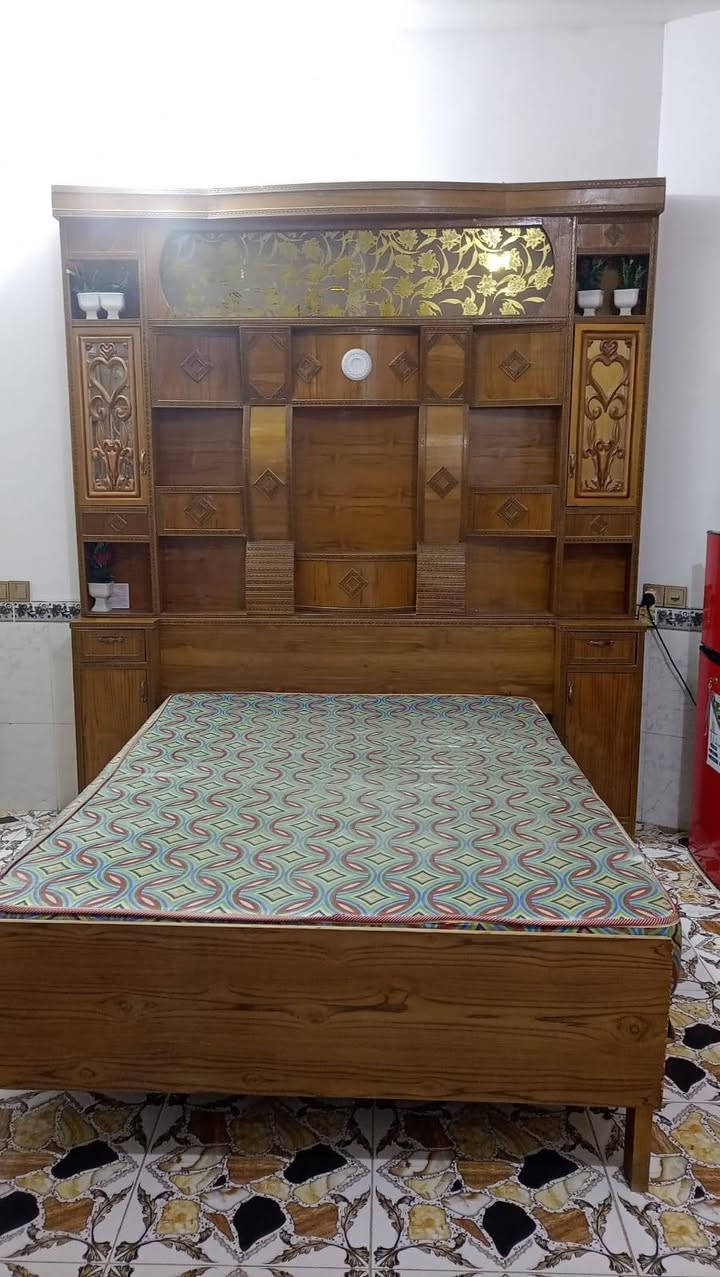غرفه للبيع نجارة عراقيه حطاطه مليون و100
مكان الانبار
جزيرة الخالديه 
***********
