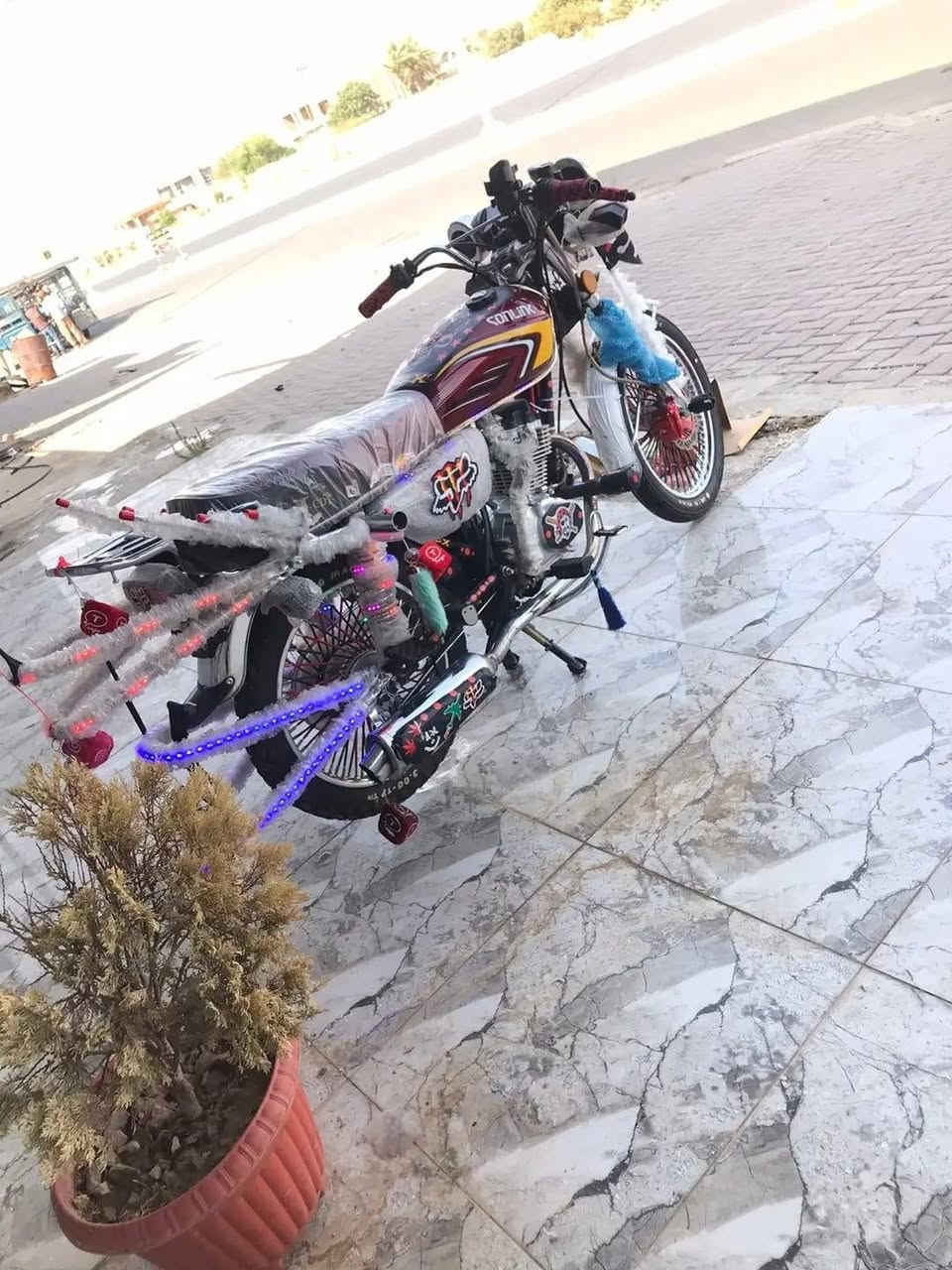 السلام عليكم للبيع دراجه تايكر موديل 25 محرك شرط ما مفتوح كهربائيات كلها شغاله  الشاشه شقاله نشاط فول نظافه فول الدراجه مابيها اي نقص سعرها 825 وبيها مجال بسيط مكاني تكريت ***********فقط واتساب او خاص عل ماسنجر
