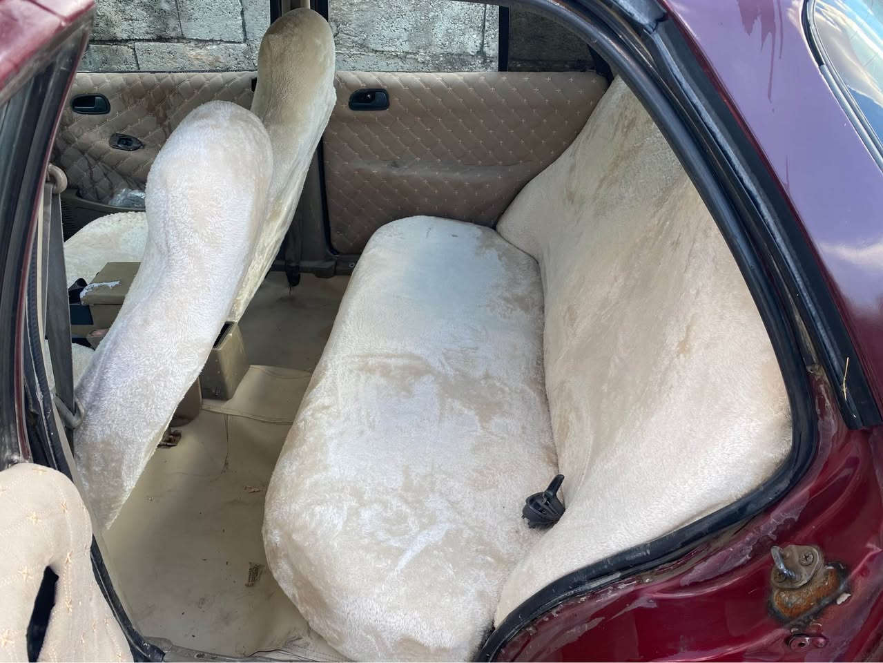 کیا سیڤیا مۆدیل ١٩٩٣ ڕەنگ ماڕۆنی ئارم پلاستیکی سلێمانی  گێرو مەکینەو حەماوەی بەشەرت گێچ ئەلیکترۆنی ناو زەرد  سبوخ عامە لەسەر کاڵ بونەوە یەک پارچەی هەیە چامرخی پێشەوەی سەیاق  بەس سەرە دەبڵەکەی بڕایتەوە سەیارەکی زۆر خاوێن و بێمەسروفە مەکینە مەرخوبە ٨ بەخە  لۆ پەیوەندی /*********** / شوێنم کۆیە /سعری ١٨ وەرەقەو مەجال كويسينجاك, أربيل
