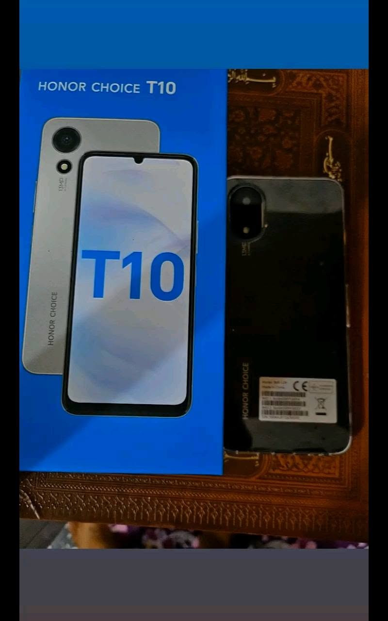 مرحبا عندي جهاز هونر اشتريته 190 اريده ب 145 وعدي توصيل مجاني 
امانة الله اشتريته لبنتي 190 استخدمته بس ساعتين وجا جدها جايبلها ايباد فضمينا وموجود كدامكم الوصل وكلشي ممستخدم ابد غير ساعتين
رقم الواتساب ***********
📱 مواصفاته
الرام: 4GB RAM
الذاكرة الداخلية: 64GB
كارت ميموري: نعم، يدعم microSD، والنسخة الرسمية تدعم التوسعة حتى 1TB حسب البطاقة والمنطقة. �
هونر
الشاشة: 6.745 إنش IPS، دقة 720×1600، وتدعم 90Hz. �
هونر
المعالج: Unisoc T615، ثماني النواة.
الكاميرا الخلفية: 13MP مع Auto Focus.
السيلفي: 5MP.
البطارية: 5000mAh.
الشحن: USB-C بقدرة 10W.
الشبكة: 4G، وليس 5G.
الشريحتان: Nano SIM، والفتحة هجينة بحيث ممكن تكون SIM + microSD. �
هونر
البصمة: موجودة.
Wi-Fi: 2.4GHz و5GHz.
Bluetooth: 5.0.
منفذ سماعات 3.5mm: موجود.
الوزن: حوالي 192 غرام.
السماعة: Mono.
النظام: Android 15 Go Edition 
 تحديدًا 4 رام + 64 جيجا،
