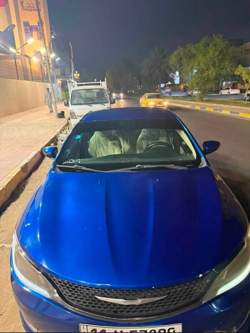 السلام عليكم شباب
كرايسلر c200 موديل 2015 
وارد امريكي محرك 4 سلندر 
حادثها جاملغ عكس السايق فقط
والدعامية الامامية والخلفية مصبوغات اثر جراد 
رقم بغداد بأسمي تحويل ثاني يوم 
اللون ازرق 
داخل جلد ابيض ملكي 
ماشية 107 ميل يعني 173 كيلومتر فقط 
السيارة استخدام شخصي ما متعوبة 
السعر 117 وبيها مجال للطيبين 
وهذا رقمي واني بالخدمة 
***********
