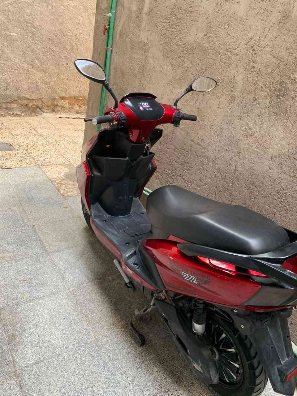 السلام عليكم
دراجه شحن للبيع ملف ٢٠٠٠ عدد البطاريات ٦ 
فوول مواصفات كلهه شغاله مابيهه اي نقص 
السعر ٧٥٠ الف وبيهه مجال حك جيه 
بغداد مدينه الصدر للاستفسار 

***********

