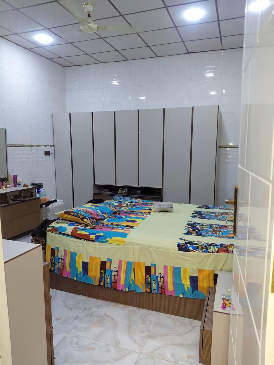 🏘️ / دار للبيع مسـاحه (١٦٠)م طابو (زراعي ) سند ٢٥  واجه ١٠م       

بناء حديث  

1️⃣ الطابق الاول / غرفه نوم عدد ١. مطبخ حار بارد. مجمع صحيات داخليه وخارجيه . هول   . استقبال . كراج سياره .  

2️⃣ الطابق الثاني / غرفه نوم عدد ٢ . مجمع صحيات  . هول . سطح . مجمع صحيات 

📍 الموقع / خلف بانزين خانه حمورابي ( بته ) مباشرا قريب على الشارع العام 
                             

للأستفسار ☎️: (***********)
