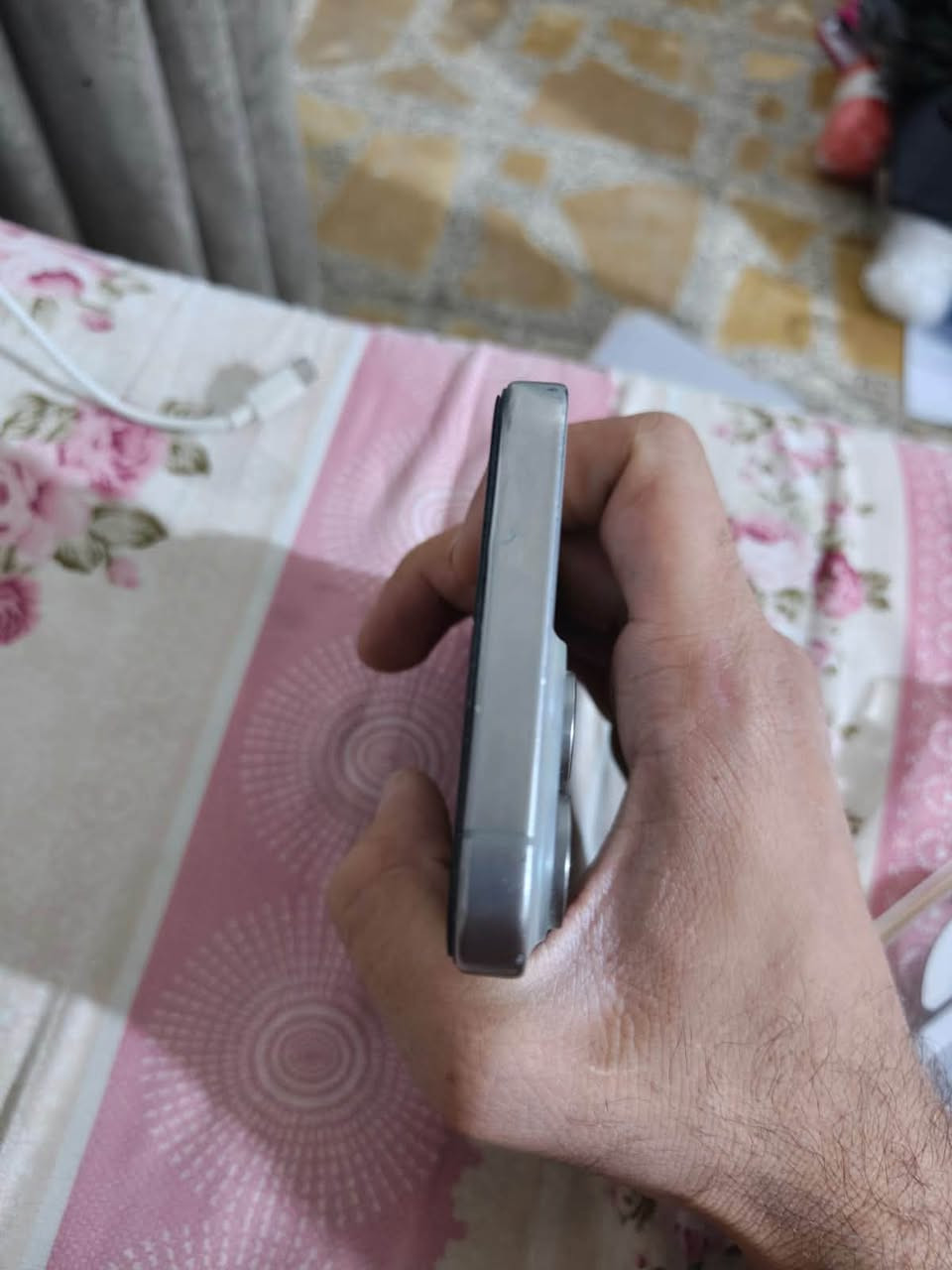 السلام عليكم ورحمة الله وبركاته
للبيع ايفون15 برو ماكس 
مبدل فقط شاشة نوعية كلش زينة
ذاكرة 256 بطارية 86 مشحون660 مرة
السعر850 وبي مجال كلش قليل 
مكاني بغداد الاعضمية 
للاستفسار ***********

