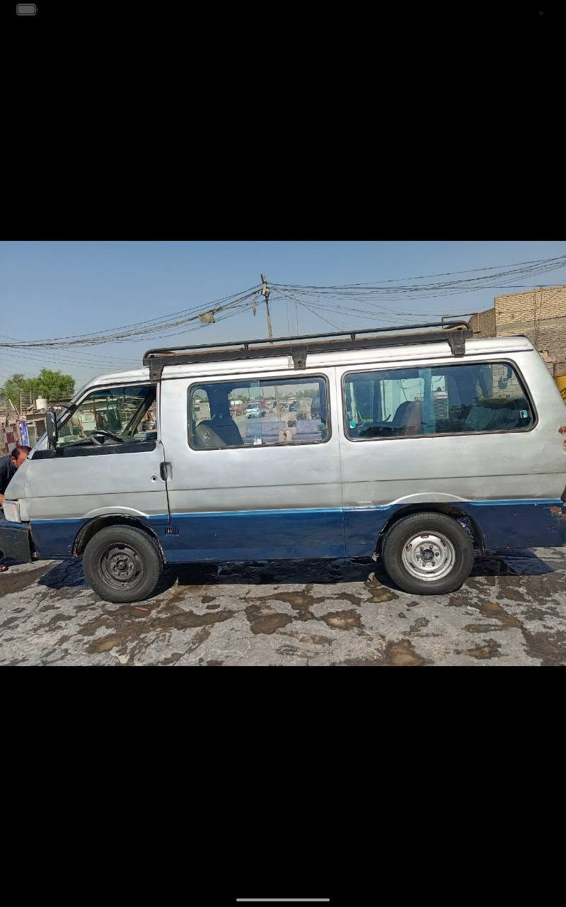 سياره كيه بسته موديل ٩٣ تحويل ثاني يوم رقم دولي بس عل استلام سنويه لغاية ٢٩  طخم تايرات كهربائيه كل شغاله  نقص سبير  قفل ٢٥  عنوان بغداد الزعفرانيه/***********
