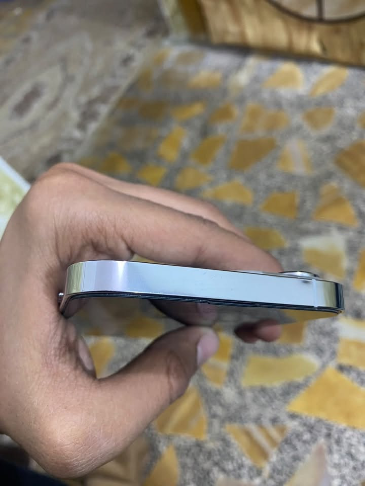 آيفون ١٣ برو ماكس • ذاكرة ٢٥٦ • بطارية ٩٠