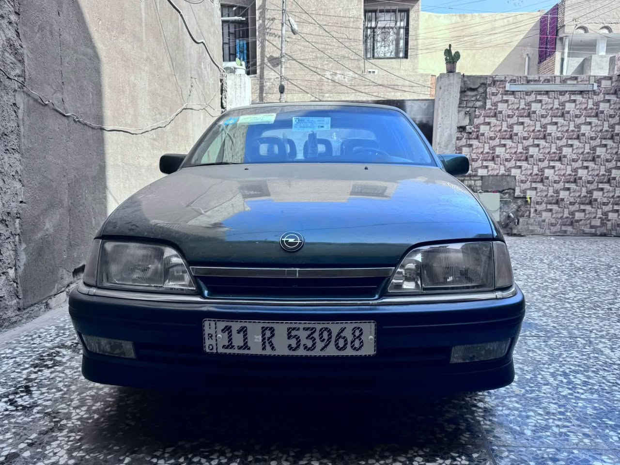 جديده كل نقص ما بيها كير عادي بدون تبريد بدون كلير صبغ فقط باب خلف السكن والباقي بالشرط بدون حادث سياره بأسمي سنويه وهزه جديد صدر جديد تايرات جديد 
سقف سلايت طكتين 
4 جام كهرباء 
سنتر لوك
منظومة زنون 
سعر 70 ورقه المكان كركوك
***********
