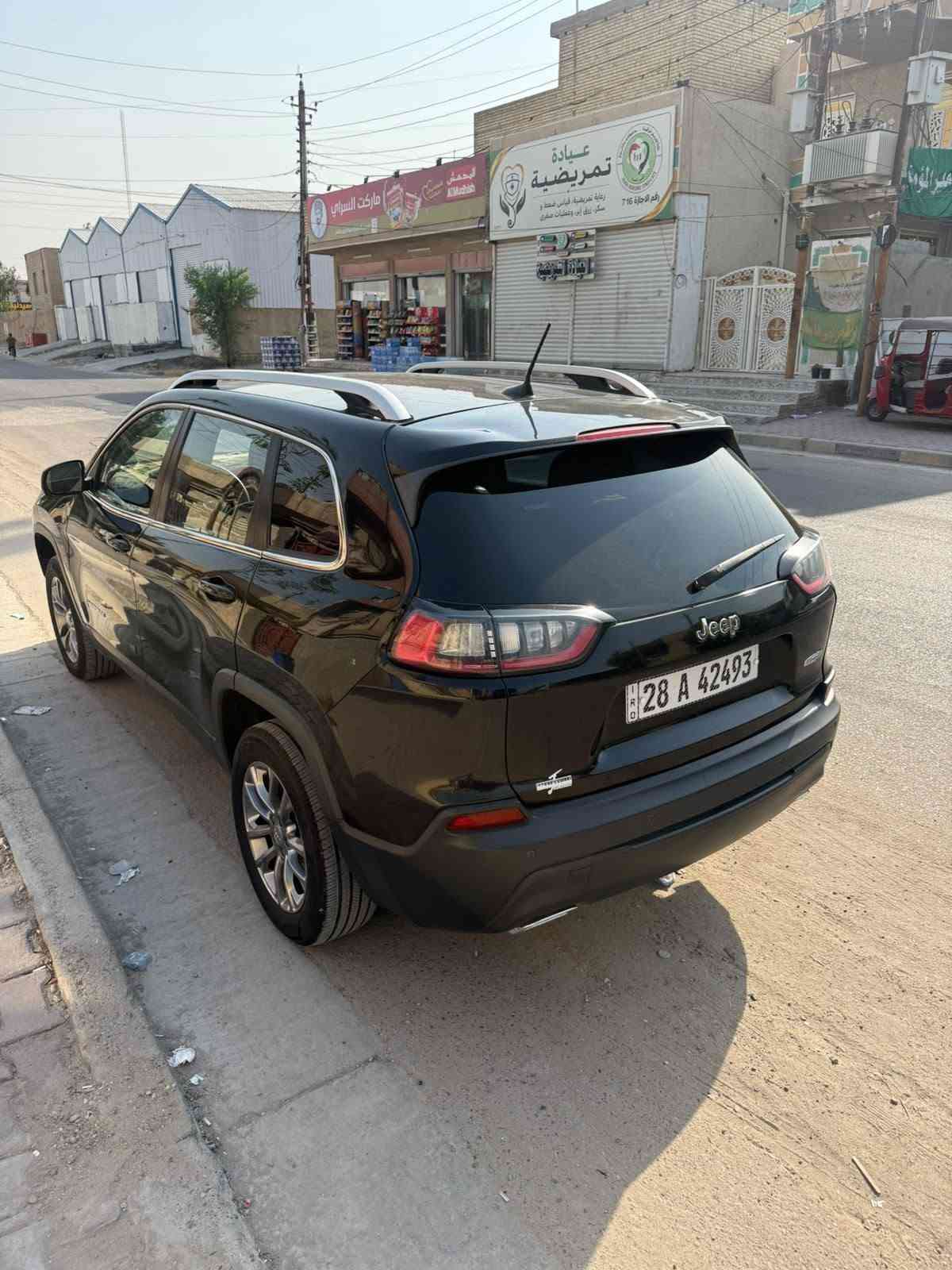 السلام عليكم جيب بزون 2019 فئة المتد فول لل أخير عدا الفتحهةحادثها بنيد سطحي وشادلها بنيد أصلي نفس اللون  محرم 6سلندر المرغوب ماشيه 65 حقيقي مكفوله عدا حادثها كفاله عامل من ضربه وصبغ محرك وكير وصدر وتبريد بلادي شركه وجدد تخم تاير جديد رقم ذي قار مشروع وطني بسمي سنويه 2031 سياره جديده وعلى أيدي عليها ادامه عامه ومناقصها أي شي مكانها بغداد سعرها 135 وبيها مجال 
رقمي ***********
