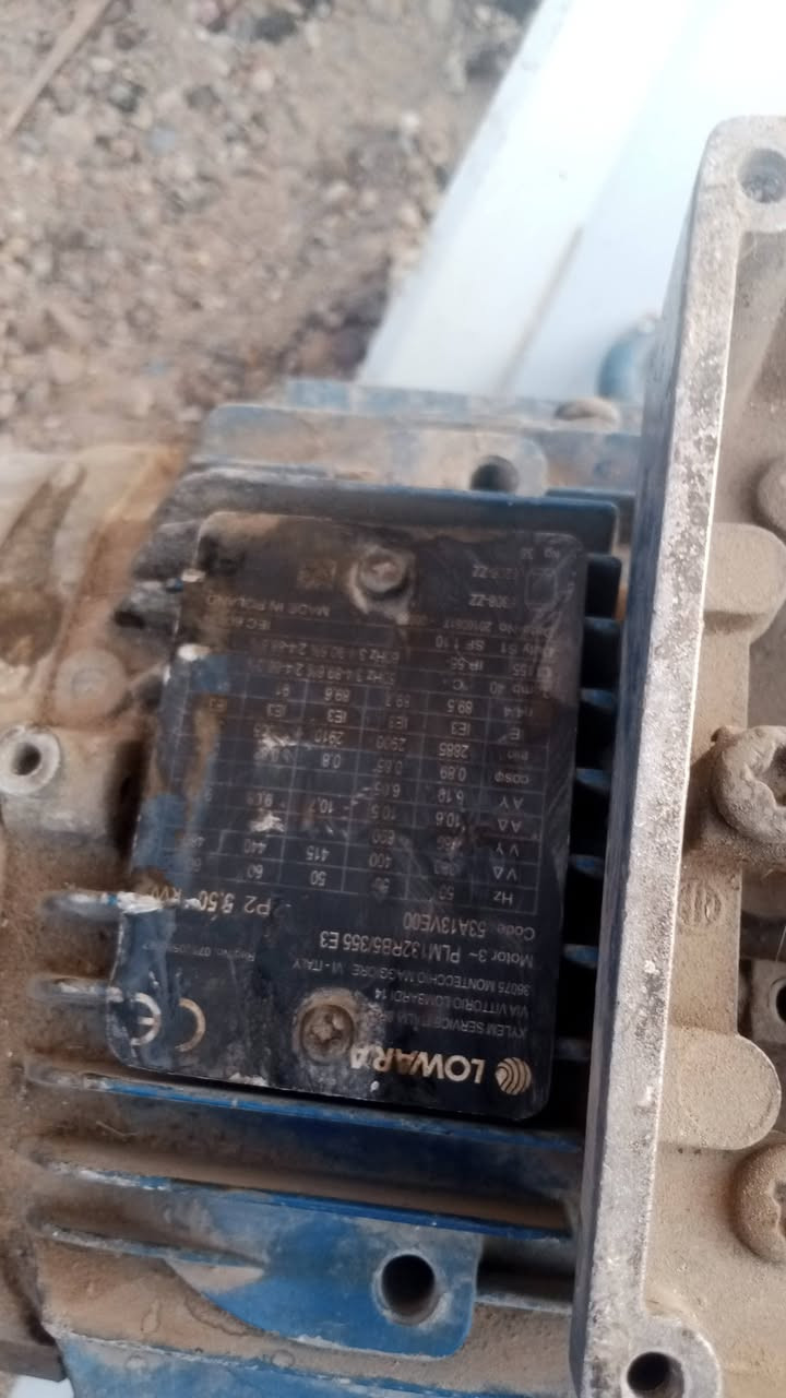 السلام عليكم.للبيع عندي مضخة وماطور
5.5 KW 

يعني ٧ ونص حصان

فري فيز. العنوان بغداد   

***********
