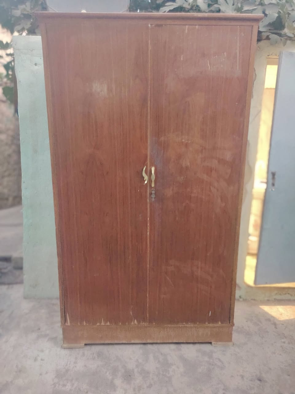 قنصور بابين للبيع نضيف مكان موصل ايمن مجسر اليرموك ***********
