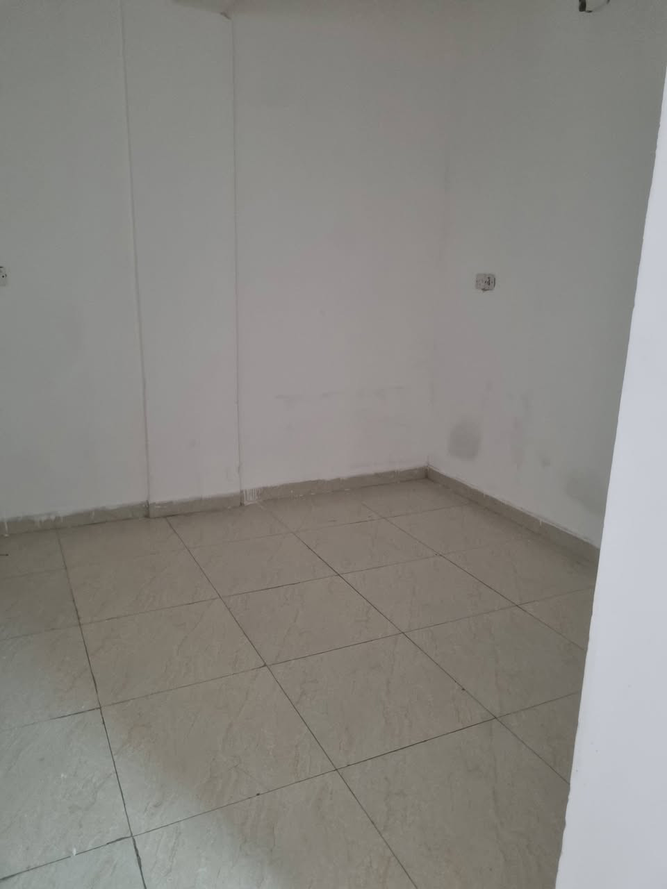 شقة للايجار  مساحة ٩٠ متر طابق ٢
غرفتين وصالة ومطبخ 
في الدورة-جمعية خير الله
سكن عوائل فقط 
٣٥٠ الف
للاستفسار اكثر الاتصال او واتساب
***********
