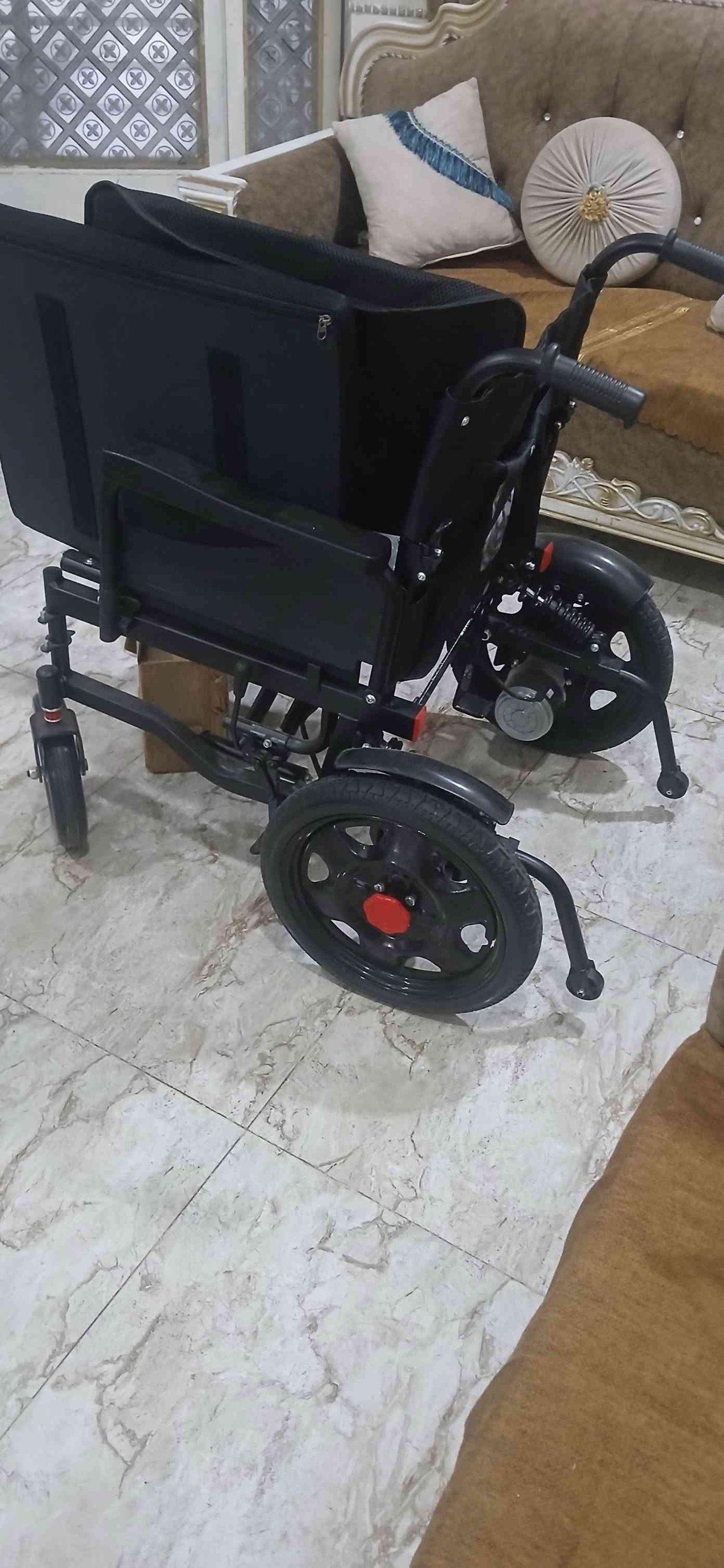 كراسي كهربائيهه جديده بالكارتون يطبك وصير. بالسياره سعر٥ ٥٠٠الف الشراي يتصل بغداد ***********

